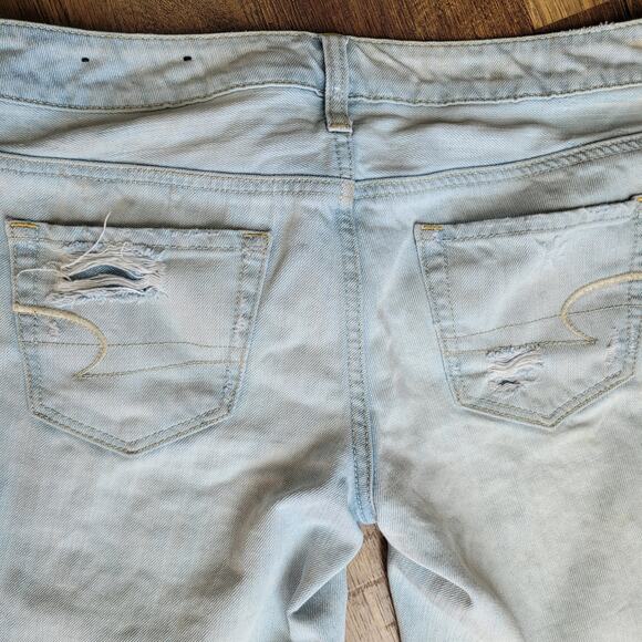 American Eagle Women Size 4 Jean Shorts 6inch Inseam Light Wash Destroyed Denim - Picture 8 of 10
